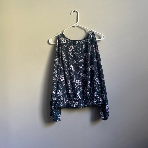 By & By Women’s Green Floral Blouse - Picture 6 of 10